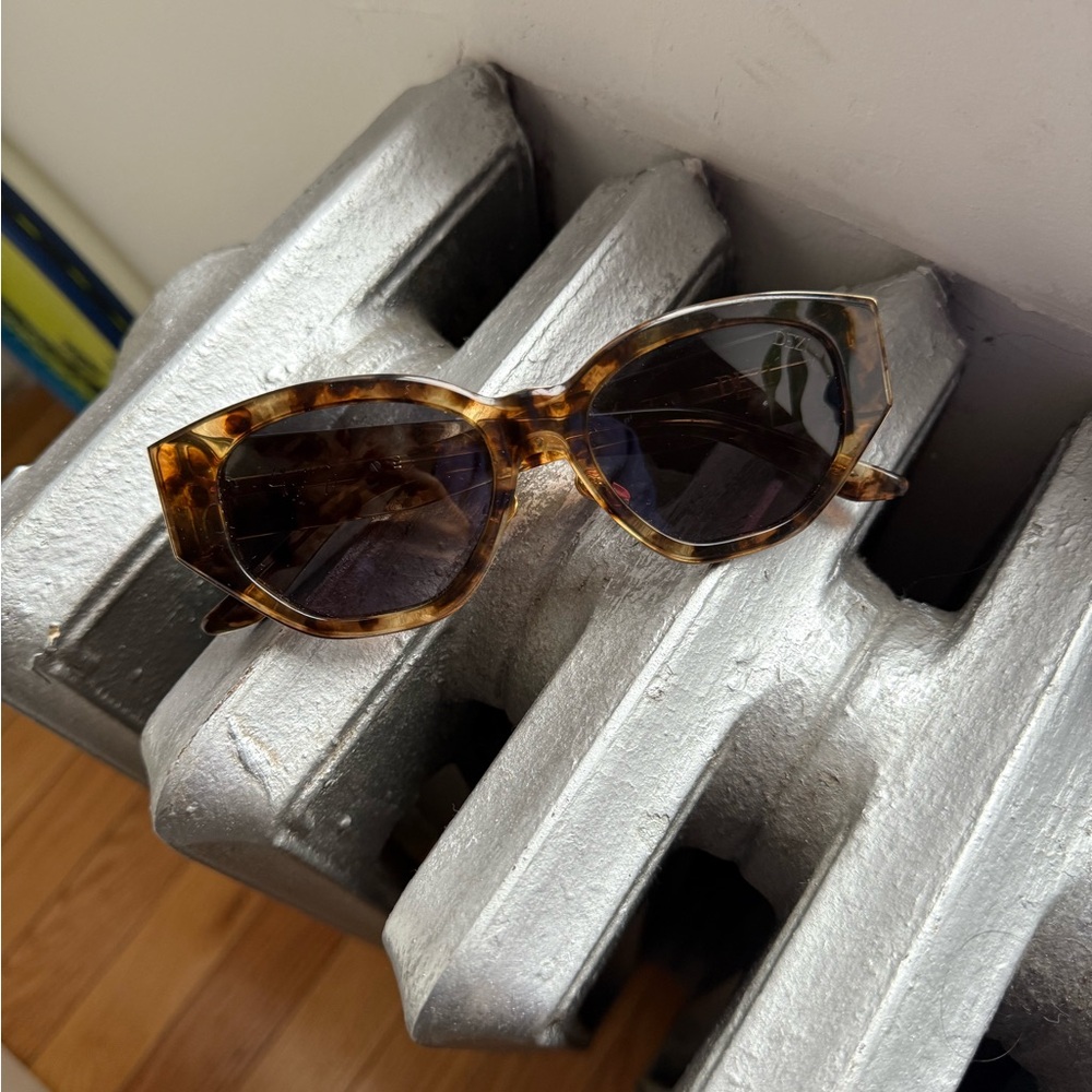 DEZI SUNGLASSES